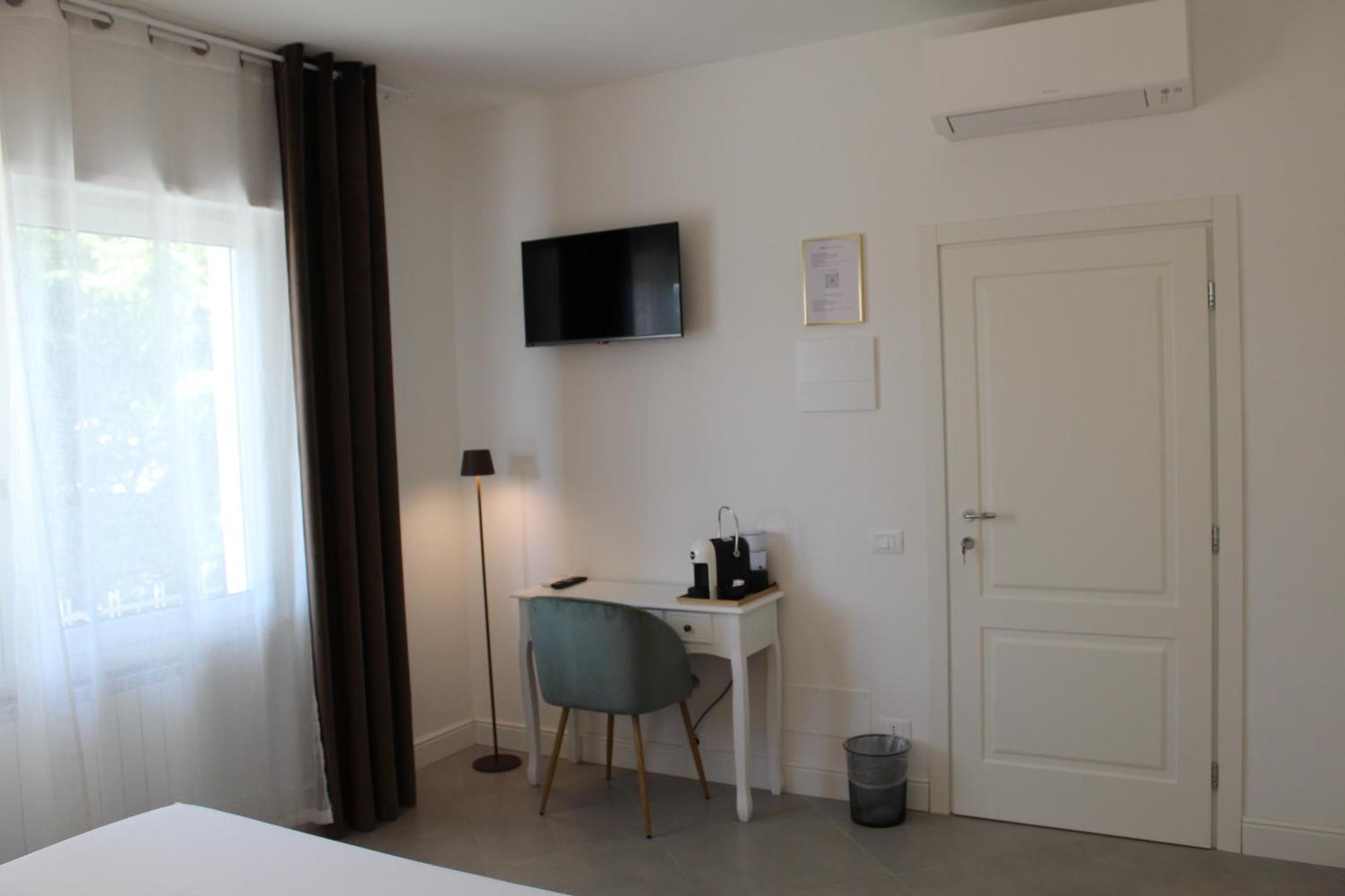 Villa Forte Salvi - Rooms Peschiera del Garda Exterior photo